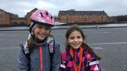 Camille et Capucine, deux expatriées françaises installées à Copenhague, au Danemark. (INGRID POHU / RADIO FRANCE)