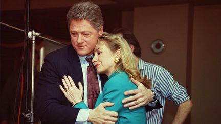 Hillary et Bill Clinton, après leur interview dans l'émission "60 Minutes", le 26 janvier 1992. (CBS PHOTO ARCHIVE / CBS)