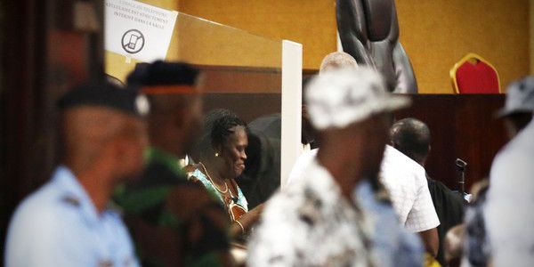 Simone Ggagbo, l'ex-première dame ivoirienne, à son procès le 23 février 2015 à Abidjan (Côte d'Ivoire). (Reuters/Thierry Gouegnon)