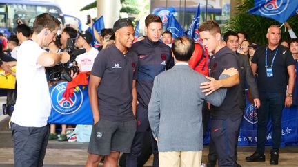 Les joueurs du PSG, Kylian Mbappé et Julian Draxler, à Shenzhen (Chine), le 24 juillet 2019 (MAXPPP)