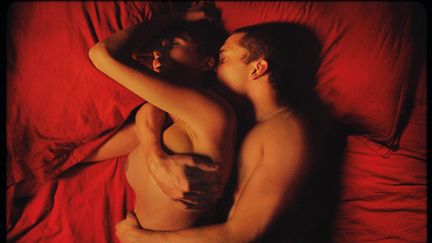 "Love", de Gaspar No&eacute;, a &eacute;t&eacute; interdit aux moins de 18 ans par la justice administrative, le 3 ao&ucirc;t 2015. (WILD BUNCH DISTRIBUTION)