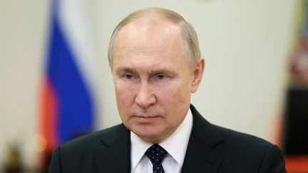 Le président russe Vladimir Poutine s'adressant aux membres des services de sécurité russes depuis le Kremlin, le 20 décembre 2022. (MIKHAIL METZEL / SPUTNIK / AFP)