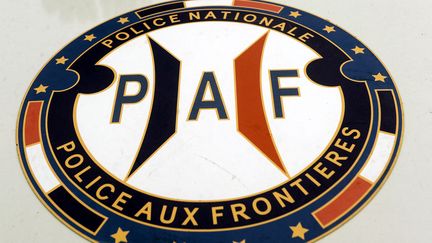 Le logo de la Police aux frontières (PAF). (IROZ GAIZKA / AFP)