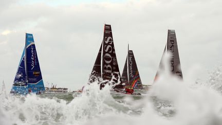 Le d&eacute;part du Vend&eacute;e globe a &eacute;t&eacute; donn&eacute; comme pr&eacute;vu samedi 10 novembre &agrave; 13h02 (heure de Paris) aux Sables-d'Olonne (Vend&eacute;e). (DAMIEN MEYER / AFP)