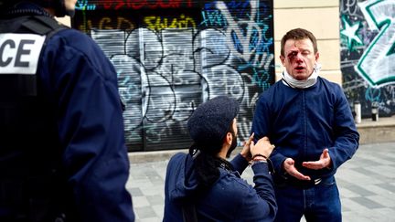 Laurent Theron, un militant syndical SUD, a&nbsp;perdu un œil lors d'une manifestation contre la loi Travail, le 15 septembre 2016 à Paris. (GREG SANDOVAL / AFP)