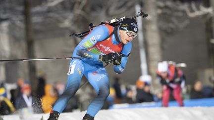 Emilien Jacquelin lors de la coupe du monde de biathlon à Östersund, le samedi 4 décembre 2021. (FREDRIK SANDBERG / TT NEWS AGENCY)