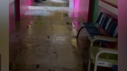 "On n'a plus de toit, l'eau rentre dans les chambres" : l'hôpital de Mayotte en partie détruit par Chido