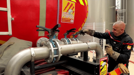 Sécheresse : dans les Pyrénées-Orientales, les sapeurs-pompiers font des réserves d’eau (FRANCE 3)