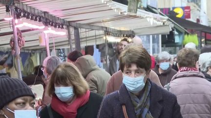 Paris : les masques sanitaires de nouveau obligatoires en extérieur&nbsp; (France 2)