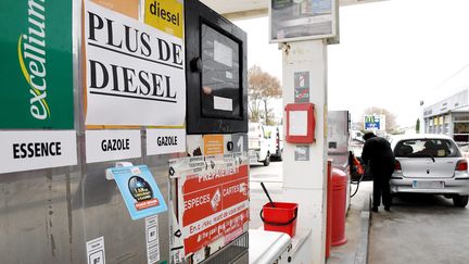 Une station service en pénurie de diesel, à Carcassonne (Aude), le 20 novembre 2018. (MAXPPP)