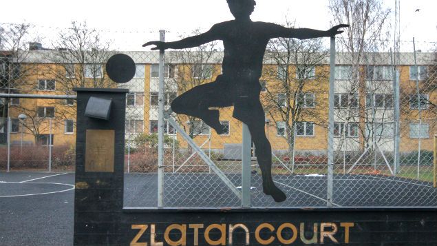 &nbsp; (L'entrée du "Zlatan court" © Radio France/ Franck Ballanger)