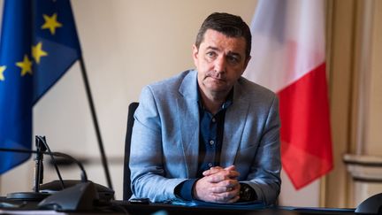 Le maire de Saint-Etienne, Gaël Perdriau, lors d'une conférence de presse dans la Loire, le 21 juillet 2021. (VERO MARTIN / HANS LUCAS / AFP)