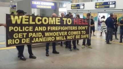 JO de Rio : "bienvenue en enfer", policiers et pompiers brésiliens dénoncent leurs mauvaises conditions de travail