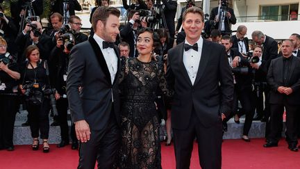 &nbsp; (Jeff Nichols 'à droite) et ses deux acteur, Joel Edgerton et Ruth Negga, sur le tapis rouge © MaxPPP)