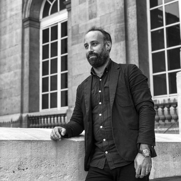 Arthur Dénouveaux,&nbsp;président de Life For Paris, au Palais de Paris, pour le procès des attentats du 13-Novembre. (DAVID FRITZ-GOEPPINGER POUR FRANCEINFO)