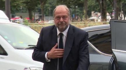 Le ministre de la Justice sera-t-il bientôt jugé pour prise illégale d'intérêts ? La Cour de cassation doit se prononcer sur la question, vendredi 28 juillet. Éric Dupond-Moretti pourrait devoir comparaître devant la Cour de justice de la République.