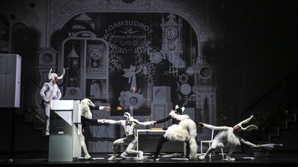 La farce de Maurice Ravel mise en lumière par Grégoire Pont
 (Michel Cavalca)