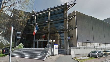 L'h&ocirc;tel de police de Cr&eacute;teil (Val-de-Marne), en avril 2013. ( GOOGLE STREET VIEW / FRANCETV INFO )