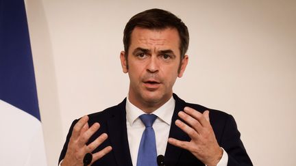 Le ministre de la Santé, Olivier Véran, lors d'une conférence de presse à Matignon sur l'épidémie de Covid-19, le 22 octobre 2020, à Paris. (LUDOVIC MARIN / POOL / AFP)