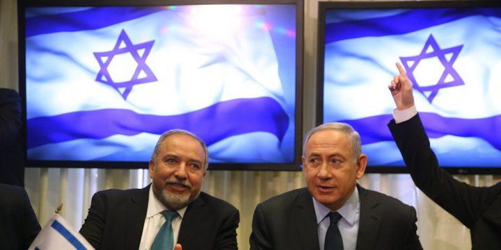 Lieberman et Netanyahu (MENAHEM KAHANA / AFP)