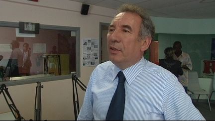 François Bayrou lors de la campagne des législatives 2012 (FTV)