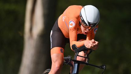 Ellen van Dijk en plein effort lors du contre-la-montre des championnats du monde entre Knokke-Heist et Bruges, le 20 septembre. (DAVID STOCKMAN / BELGA MAG)