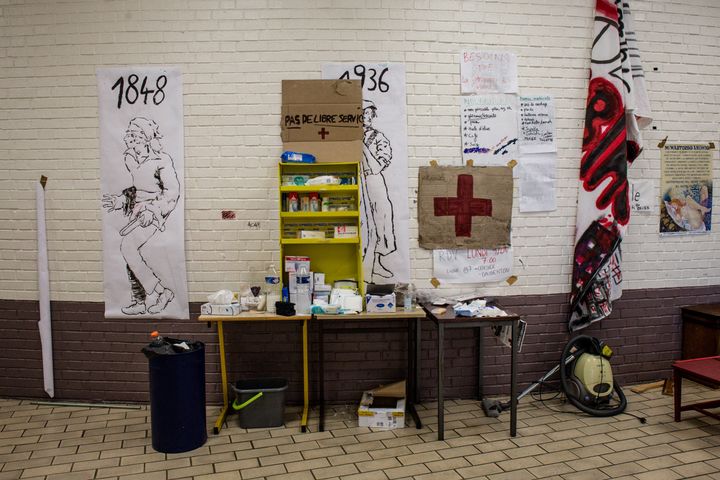 Dans les locaux de la fac de Tolbiac, à Paris, bloquée par des étudiants opposés à la réforme de l'entrée à l'université, le 13 avril 2018. (MAXPPP)