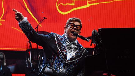 Elton John sur scène au stade Pierre-Mauroy de Villneuve-d'Ascq le 18 juin 2019 (STÉPHANE MORTAGNE / MAXPPP)