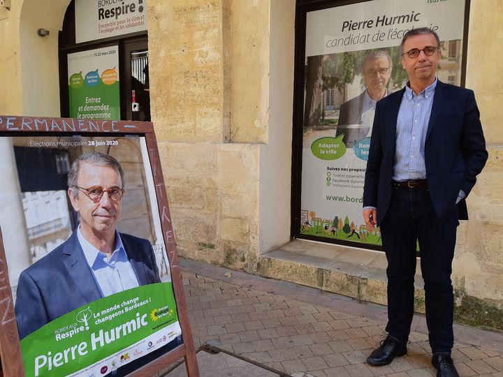 Pierre Hurmic, écologiste, élu dans l'opposition au conseil municipal de Bordeaux (Gironde) depuis 1995, le 15 juin 2020. Il vise cette fois le poste de maire. (SARAH TUCHSCHERER / RADIO FRANCE)