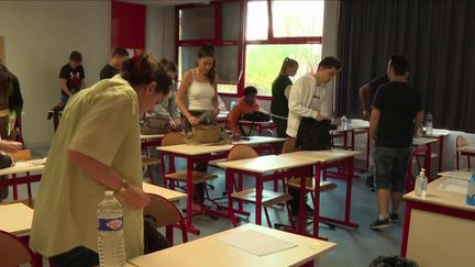 Bac 2022 : une première épreuve de philosophie sous la chaleur (FRANCE 3)