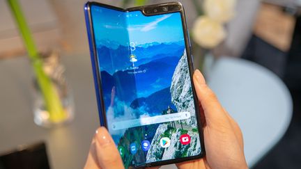 Le smartphone Galaxy Fold de Samsung rencontre des problèmes au niveau du pliage de l'écran. (SIMON NAGEL / DPA)