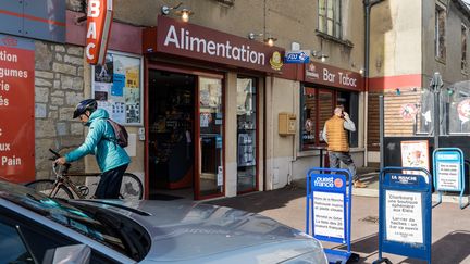 L'épicerie du village de Saint-Côme-du-Mont (Côte-d'Or), le 10 novembre 2022. (MARTIN ROCHE / OUEST-FRANCE / MAXPPP)