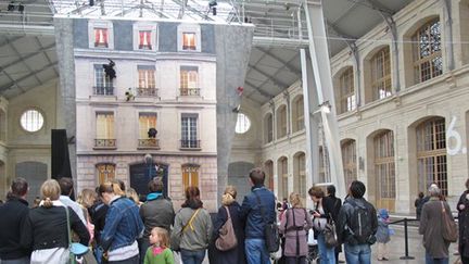 &quot;Bâtiment&quot; installation de  LEANDRO ERLICH
 (Laurence Houot-Remy)