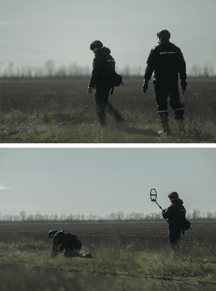 Une équipe du Service d'urgence de l'Etat ukrainien lors d'une opération de déminage dans un champ de la région de Mykolaïv (Ukraine), le 31 mars 2023. (MATHIEU DREUJOU / FRANCE TELEVISIONS)