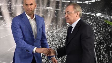 Zinedine Zidane et le président du Real Madrid Florentino Perez