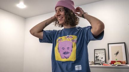 Un portrait de Lénine revisité sur un T-shirt de la créatrice Alina Muzychenko. Moscou, le 17 septembre 2019.&nbsp; (YURI KADOBNOV / AFP)