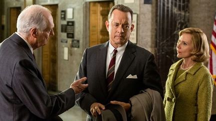 Alan Alda, Tom Hanks et Amy Rian dans "Le pont des espions"
 (2015 Twentieth Century Fox)