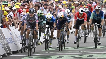 Tour de France 2024 : un dernier sprint massif avant les Pyrénées ? Suivez la 13e étape