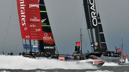 Les deux bolides des mers de la Coupe de l'America, le challenger Team New Zealand et le "defender" américain Oracle Team USA