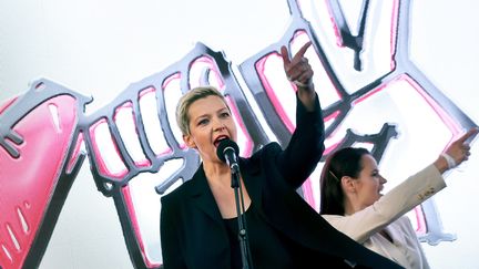 L'opposante Maria Kolesnikova pendant un meeting à Minsk (Biélorussie), le 30 juillet 2020.&nbsp; (SERGEI GAPON / AFP)