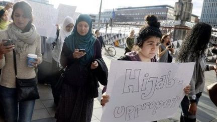 Marche de protestation «Action Hijab» à Stockholm, en Suède, le 23 août 2013, après l'attaque d'une femme voilée. (AFP PHOTO / JESSICA GOW / SCANPIX SWEDEN OUT)