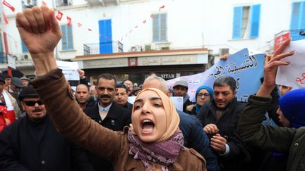 Manifestation d'enseignants pour l'amélioration de leurs conditions de travail, le 9 janvier 2019, à Tunis. (YASSINE GAIDI / ANADOLU AGENCY)