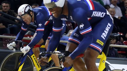 Bataille acharnée sur la piste entre François Pervis et Grégory Baugé (THOMAS SAMSON / AFP)