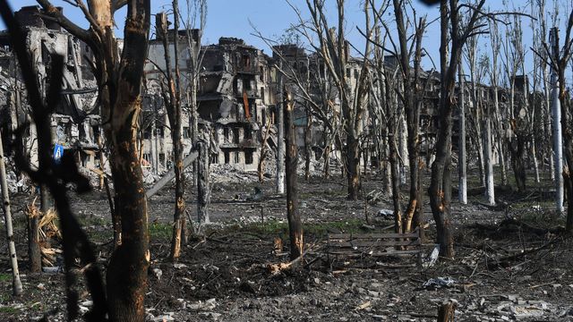 A row of buildings ravaged by fighting, on May 19, 2023 in Bakhmout (Ukraine).  (RIA NOVOSTI / SPUTNIK / SIPA)