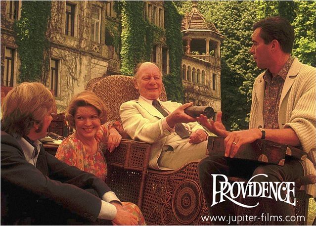 David Warner, Ellen Burstyn, John Gielgud et Dirk Bogarde dans "Providence" (1977) d'Alain Resnais
 (Jupiter Films)