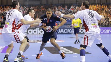 Daniel Narcisse dans la défense de Veszprem (STEPHANE ALLAMAN / STEPHANE ALLAMAN)