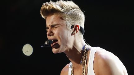 Justin Bieber chante au Madison Square Garden de New-York (Etats-Unis), le 7 d&eacute;cembre 2012. (CARLO ALLEGRI / REUTERS)