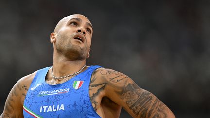 Marcell Jacobs lors des séries du 100 m aux championnats du monde d'athlétisme, le 20 août à Budapest. (JEWEL SAMAD / AFP)