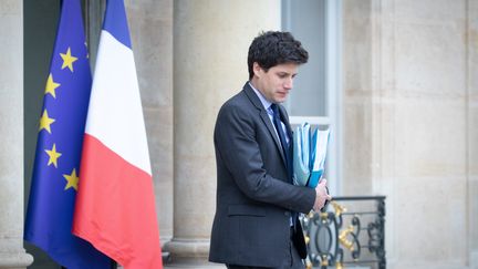 Le ministre du Logement Julien Denormandie, en charge du dossier des APL, à la sortie du conseil des ministres le 5 décembre 2019. (FRED DUGIT / MAXPPP)