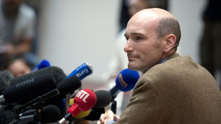 Nicolas Henin, ancien journaliste&nbsp;et ex-otage en Syrie, pendant une conférence de presse, le 6 septembre 2014.&nbsp; (ALAIN JOCARD / AFP)